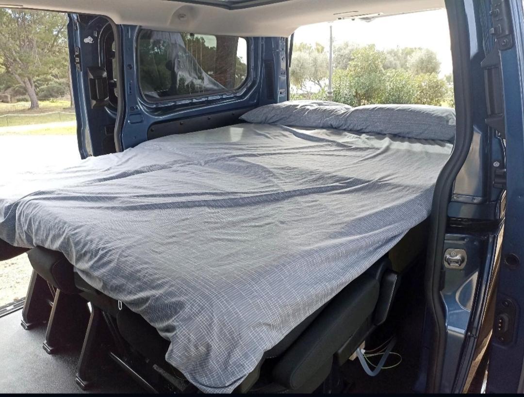 Campingplasser Ford Transit Custom Camper *