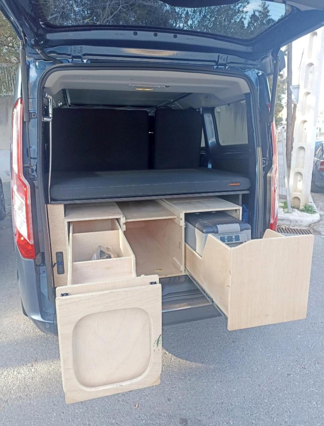 Ford Transit Custom Camper Campingplasser *